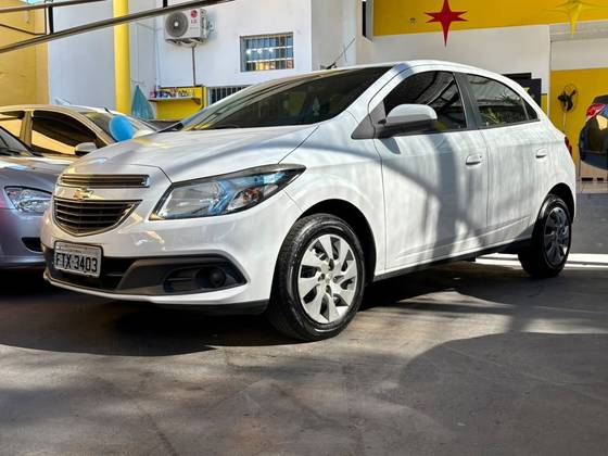 CHEVROLET ONIX 1.4 MPFI LT 8V FLEX 4P AUTOMÁTICO CHEVROLET ONIX 1.4 MPFI LT 8V FLEX 4P AUTOMÁTICO